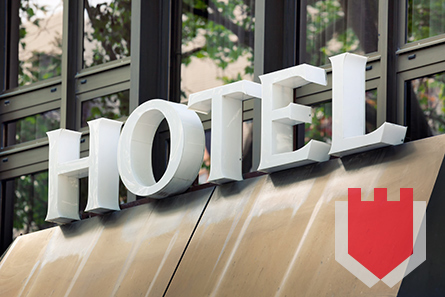 Brandschutz für Hotel und Gastronomie in Köln und ganz NRW Das Bild zeigt den Schriftzug eines Hotels